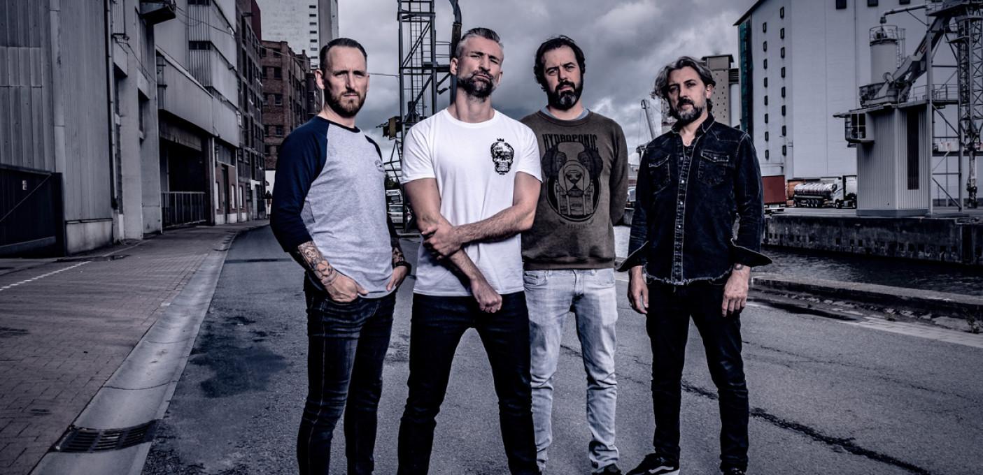 Off The Cross ^be^ / King Hiss^be^