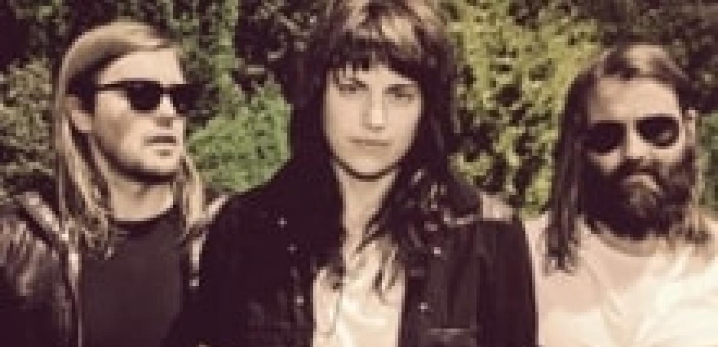 BAND OF SKULLS TOO TANGLED