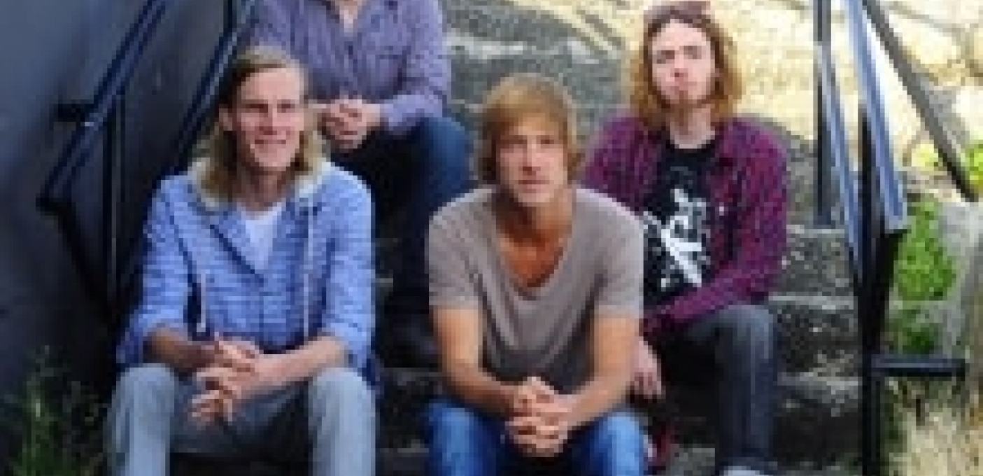 CURRENT SWELL + REENA RIOT